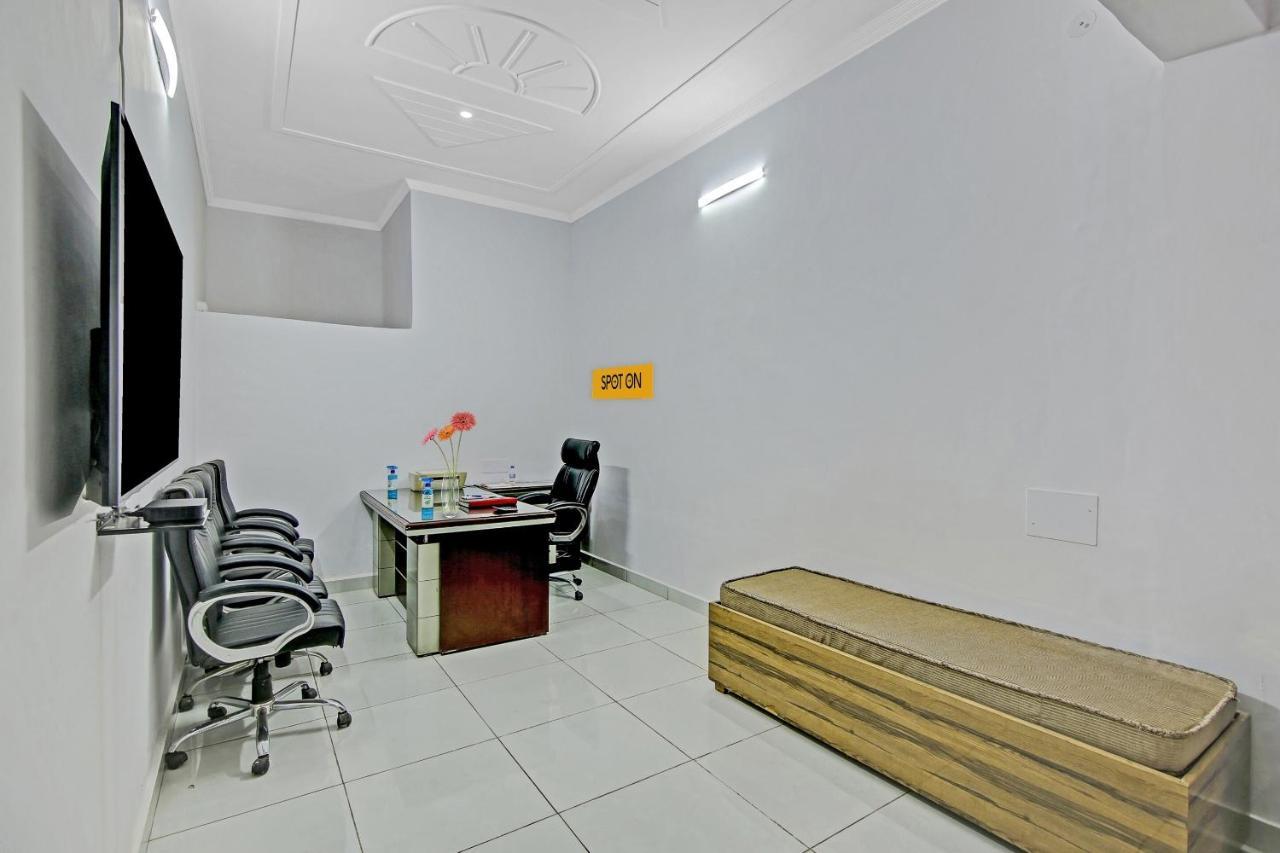 Spot On Shree Naman Guest House Sonipat Exterior photo